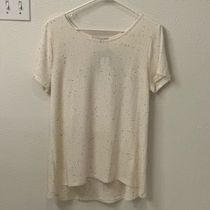 NWT size large boutique shirt. Beautiful button detail on back